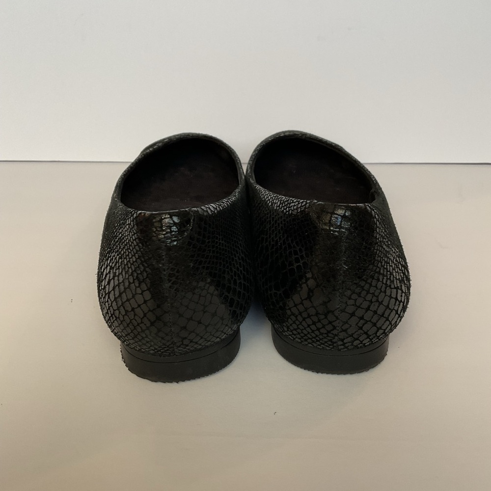 Vionic Shoes Cabello Black Snake Print Pointed Toe Flats Shoes Women's Size 7 - Picture 3 of 12